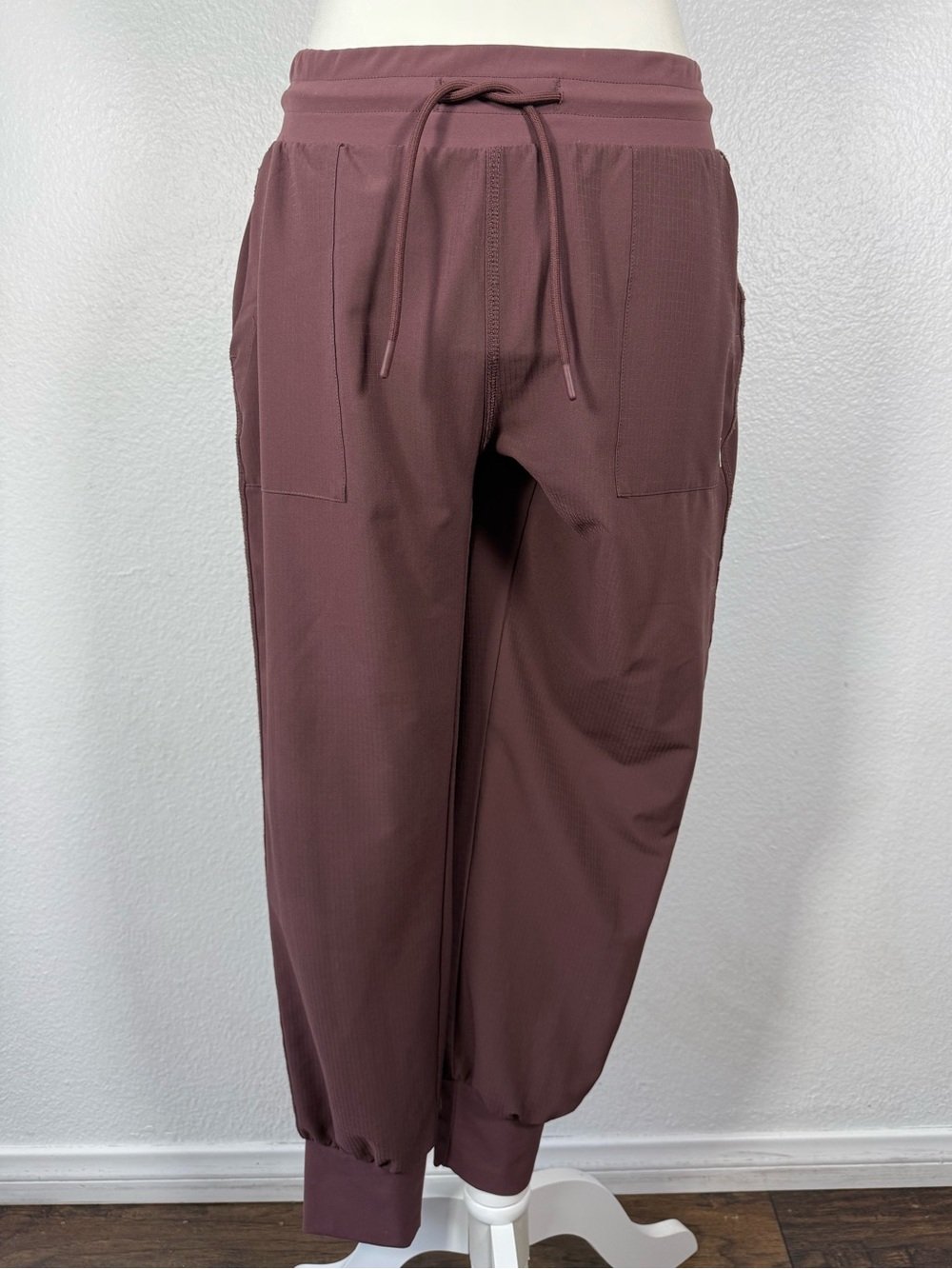 Vouri Summits Woven Hiking Jogger Pants - Fig (Maroon/Burgundy)